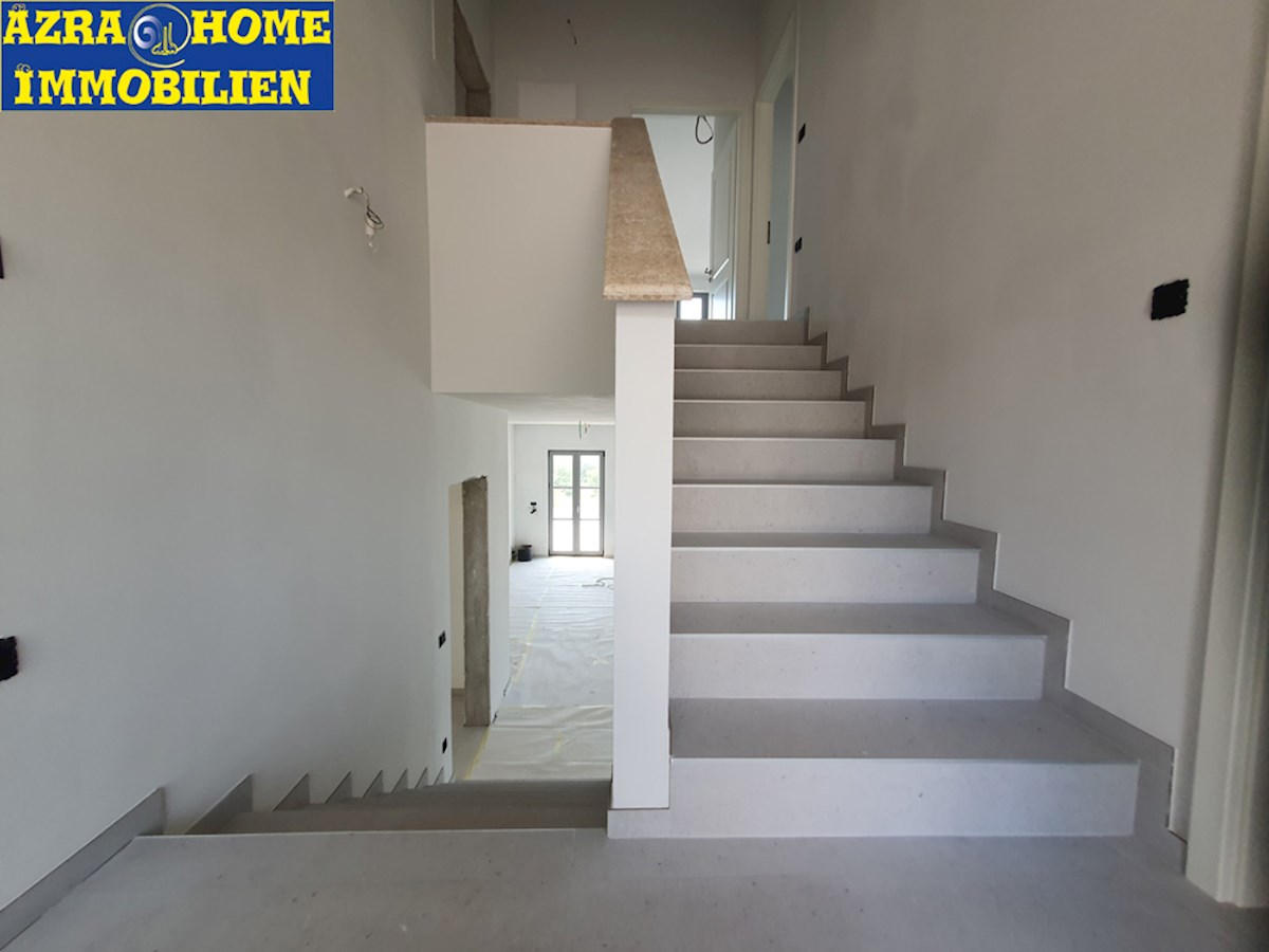 KOP-769, SVETI LOVREČ – Casa Nuova con 5 Camere da Letto, Piscina e Vista Panoramica