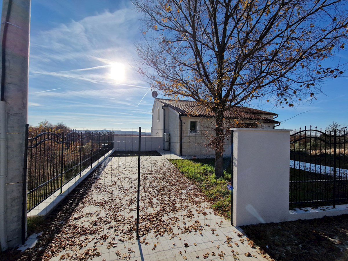 In vendita, Villa, Nuova costruzione, Sveti Lovreč, Casa 210 m², Garage 31 m², Piscina 41 m² (KOP-769)