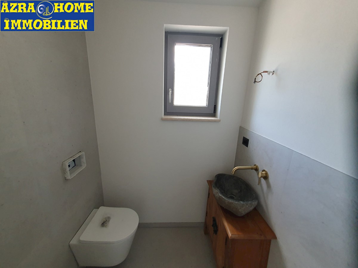 KOP-769, SVETI LOVREČ – Casa Nuova con 5 Camere da Letto, Piscina e Vista Panoramica
