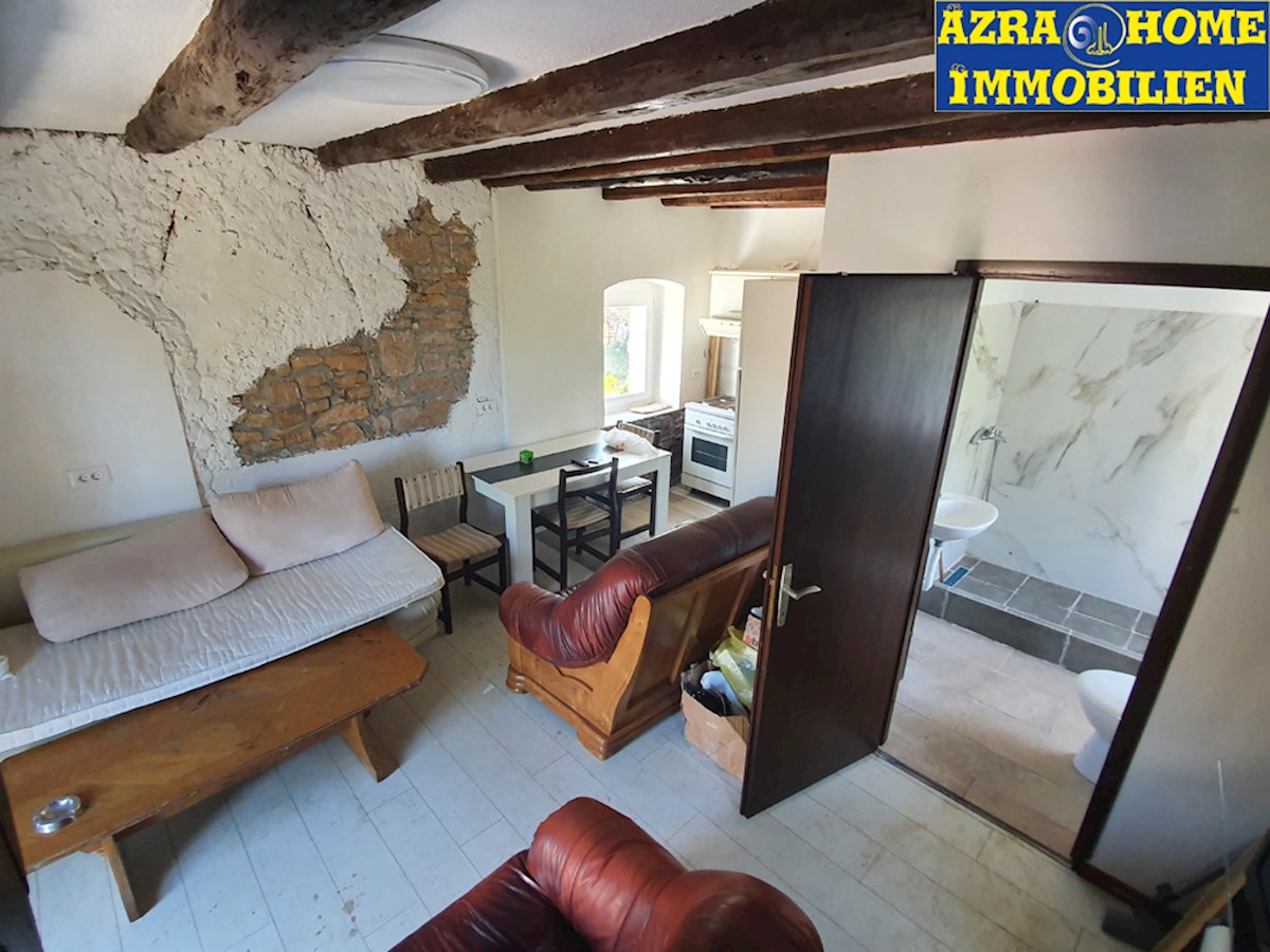 KOP-730, Višnjan – Circostante (2 km), Casa in Pietra Istriana alla Fine di una Fila, circa 70 m2