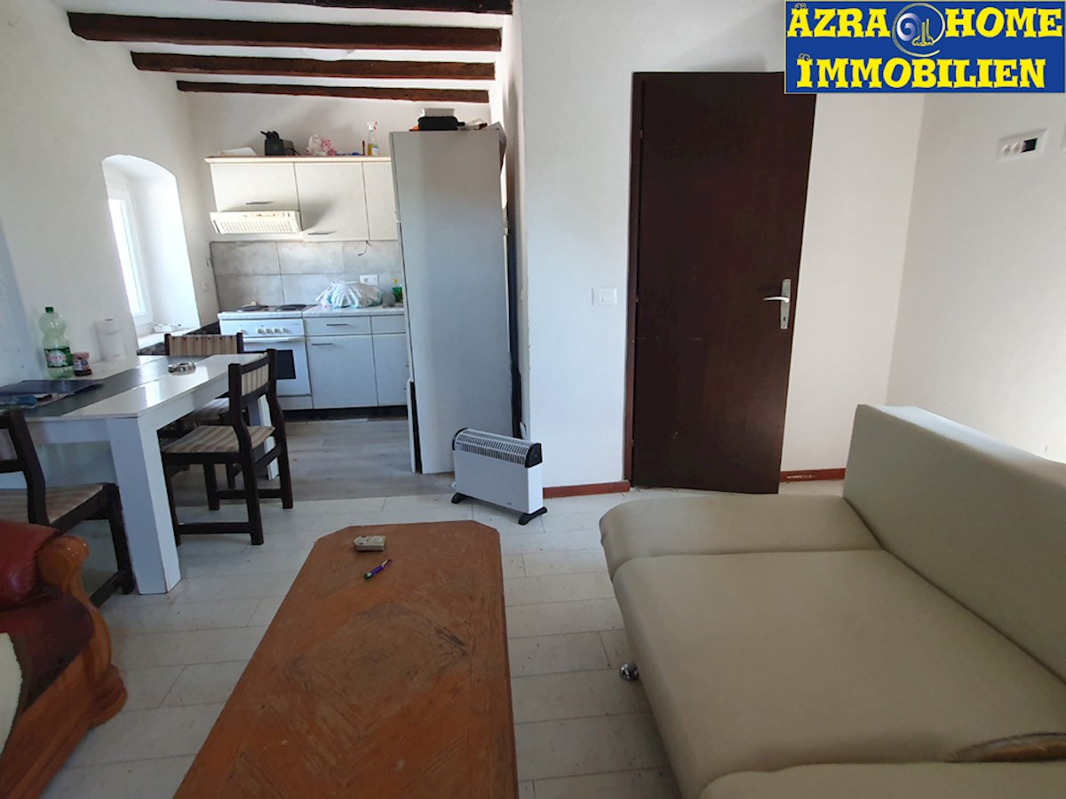 KOP-730, Višnjan – Circostante (2 km), Casa in Pietra Istriana alla Fine di una Fila, circa 70 m2