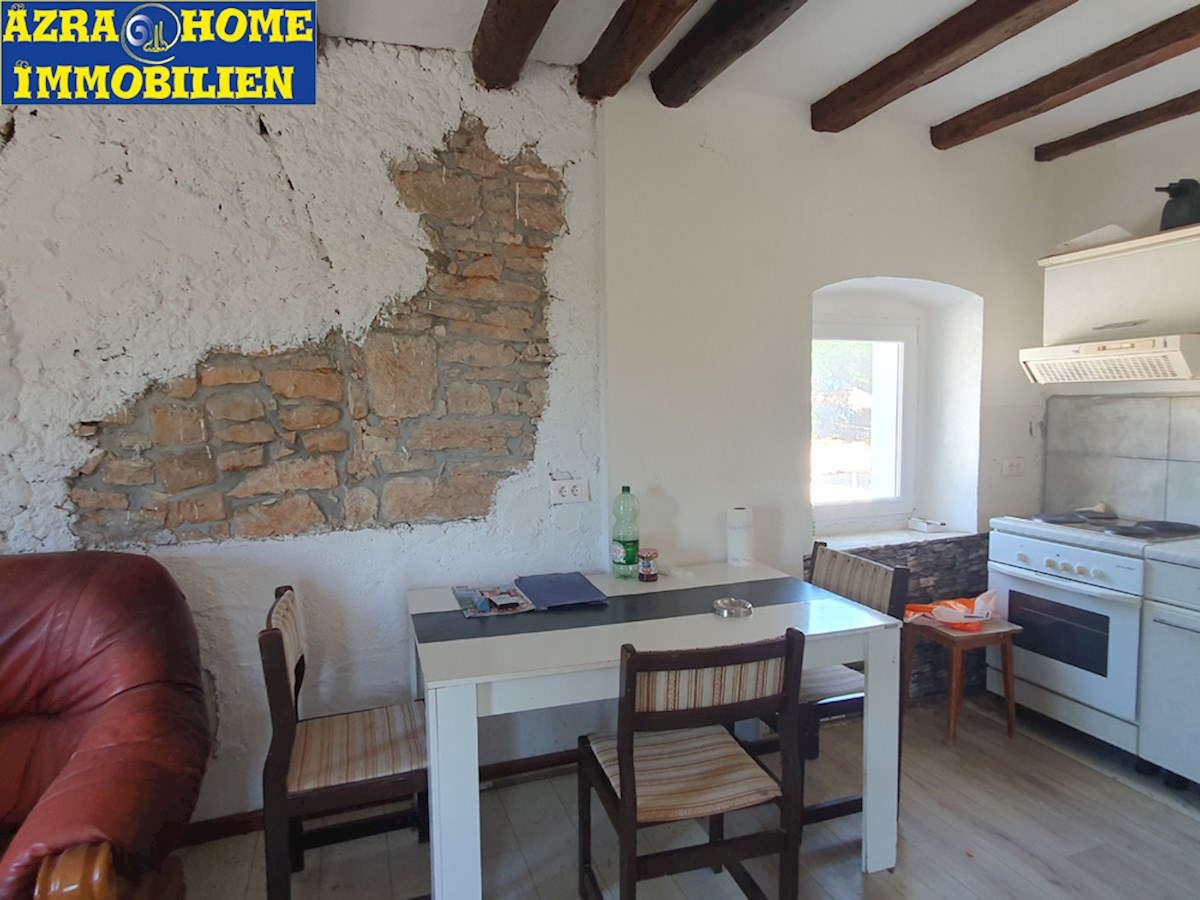KOP-730, Višnjan – Circostante (2 km), Casa in Pietra Istriana alla Fine di una Fila, circa 70 m2