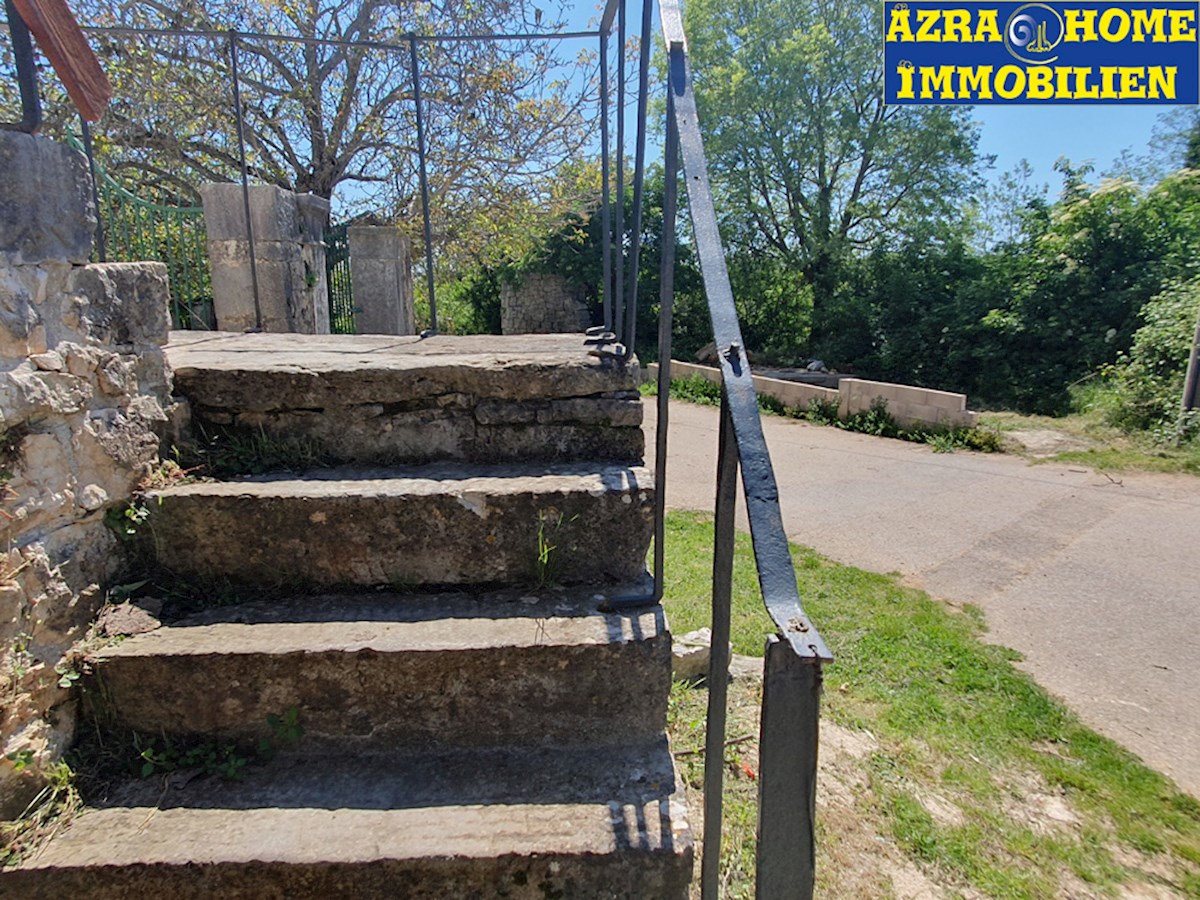 KOP-730, Višnjan – Circostante (2 km), Casa in Pietra Istriana alla Fine di una Fila, circa 70 m2
