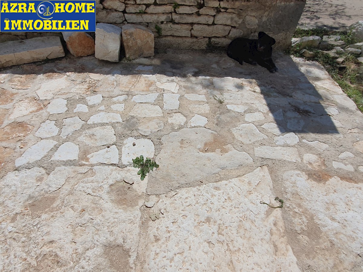 KOP-730, Višnjan – Circostante (2 km), Casa in Pietra Istriana alla Fine di una Fila, circa 70 m2