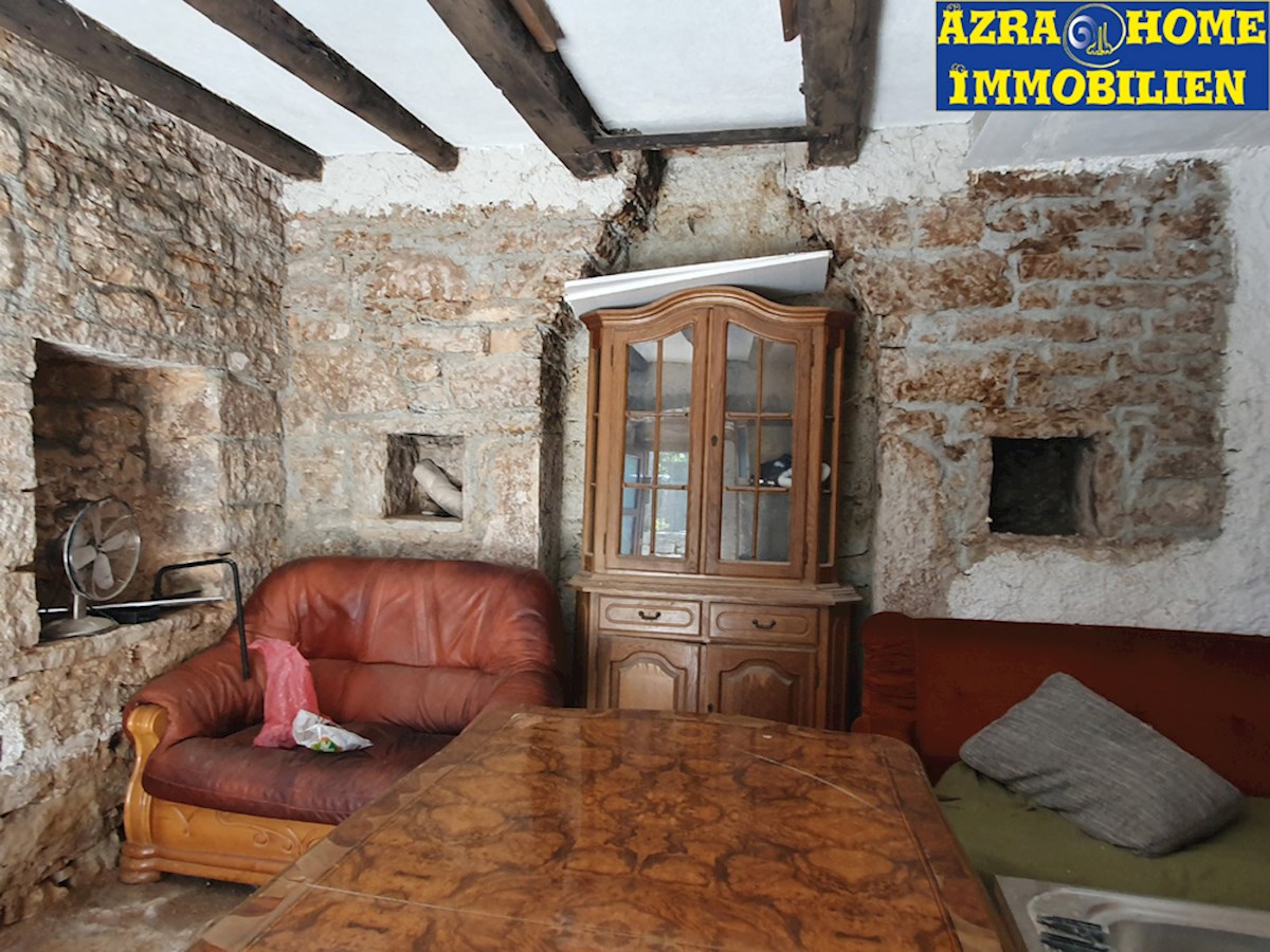 KOP-730, Višnjan – Circostante (2 km), Casa in Pietra Istriana alla Fine di una Fila, circa 70 m2