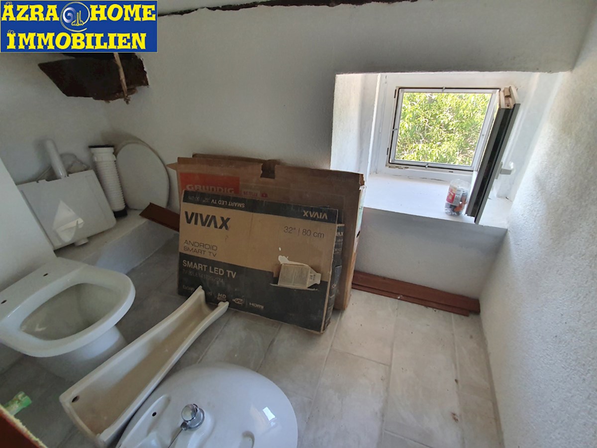 KOP-730, Višnjan – Circostante (2 km), Casa in Pietra Istriana alla Fine di una Fila, circa 70 m2
