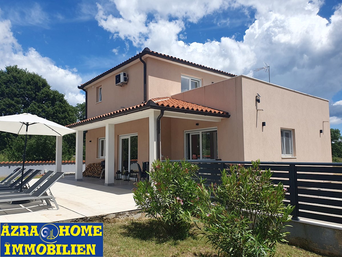 Casa con piscina in vendita, Vodnjan, 180 m² con terrazze, piscina 30 m², posizione tranquilla, Terreno 977 m2 (KO-122)