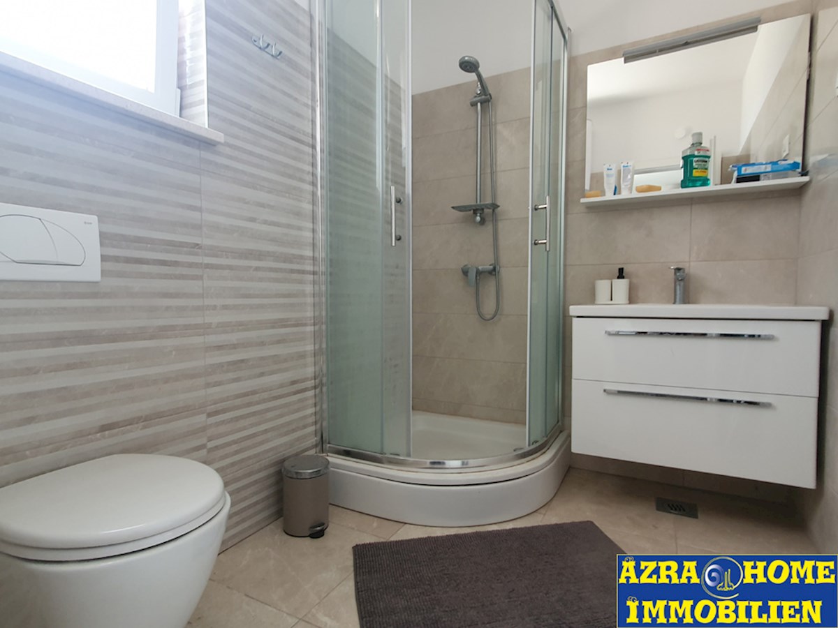 Casa con piscina in vendita, Vodnjan, 180 m² con terrazze, piscina 30 m², posizione tranquilla, Terreno 977 m2 (KO-122)