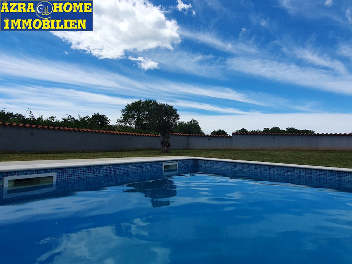 Casa con piscina in vendita, Vodnjan, 180 m² con terrazze, piscina 30 m², posizione tranquilla, Terreno 977 m2 (KO-122)