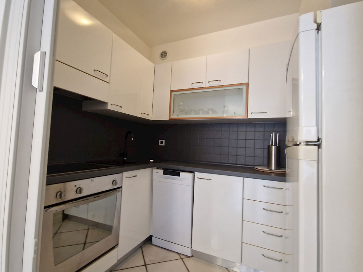 Vendita – Parenzo, appartamento di 63 m² nel cuore della zona pedonale (SP-418)