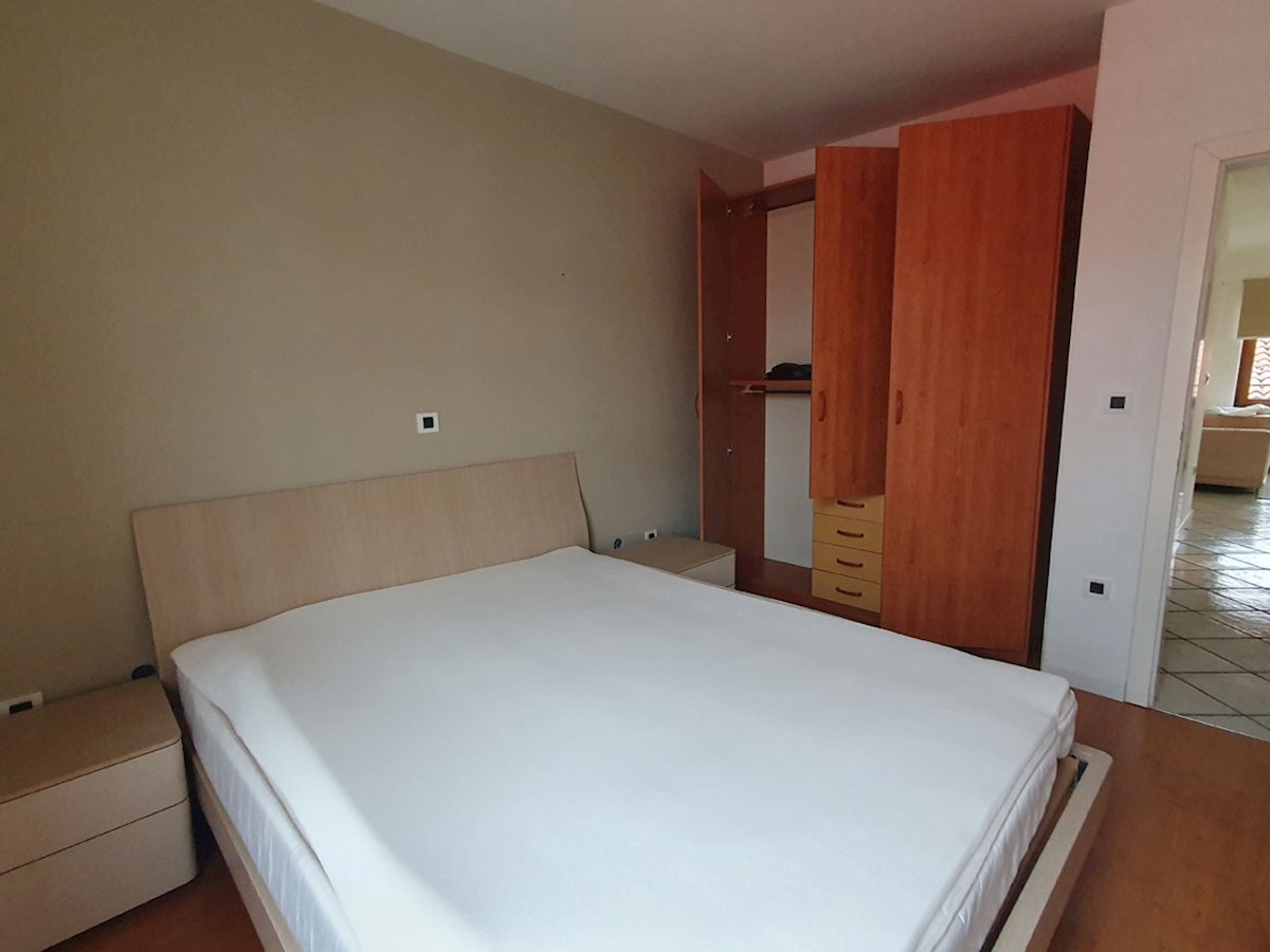 Vendita – Parenzo, appartamento di 63 m² nel cuore della zona pedonale (SP-418)