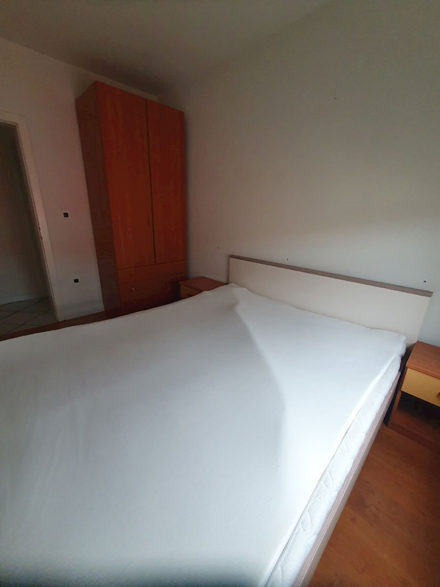 Vendita – Parenzo, appartamento di 63 m² nel cuore della zona pedonale (SP-418)