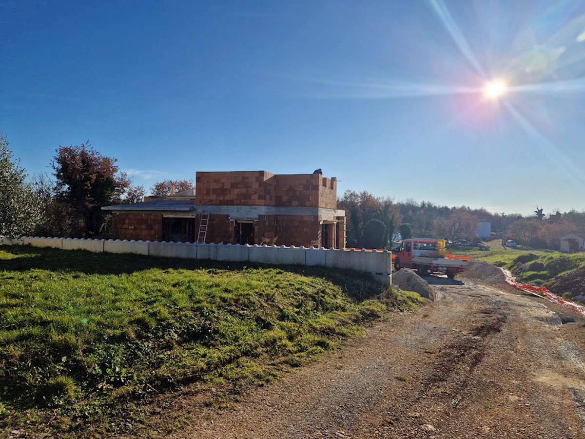 Vendita – Muntrilj – dintorni, casa con piscina in costruzione ( KOP-781)