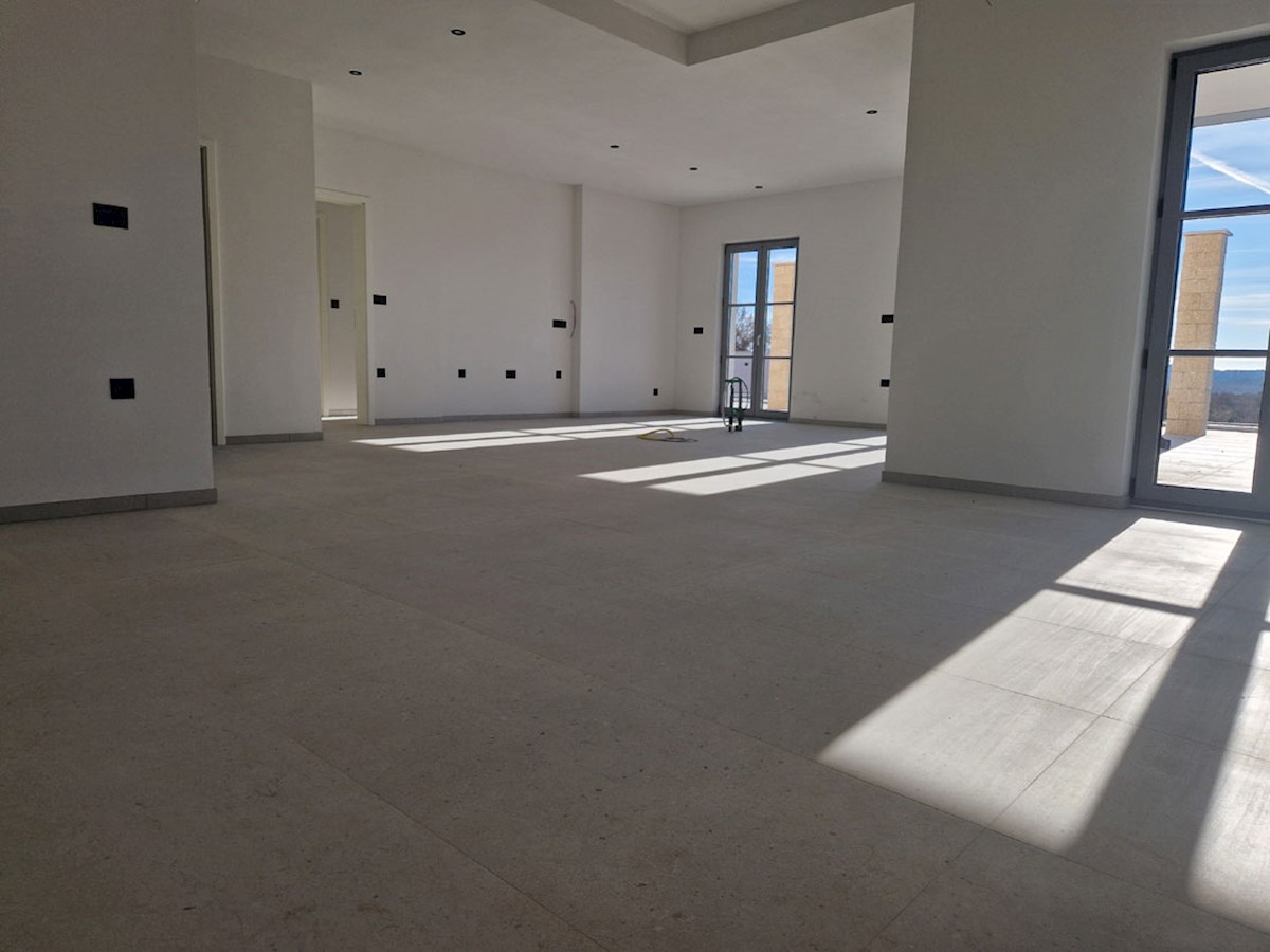 In vendita, Villa, Nuova costruzione, Sveti Lovreč, Casa 210 m², Garage 31 m², Piscina 41 m² (KOP-769)