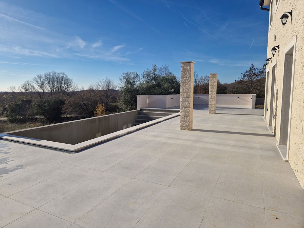 In vendita, Villa, Nuova costruzione, Sveti Lovreč, Casa 210 m², Garage 31 m², Piscina 41 m² (KOP-769)