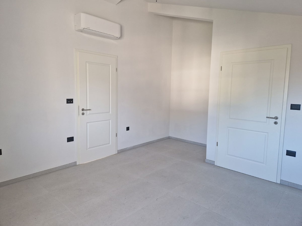 In vendita, Villa, Nuova costruzione, Sveti Lovreč, Casa 210 m², Garage 31 m², Piscina 41 m² (KOP-769)