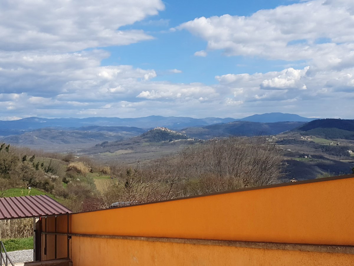 KOP-739, VIŽINADA, casa indipendente su una collina con vista panoramica