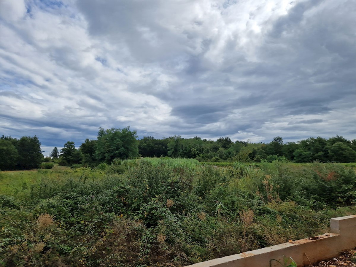 Z-658, Terreno edificabile – Vicinanze di Višnjan, 616 m²