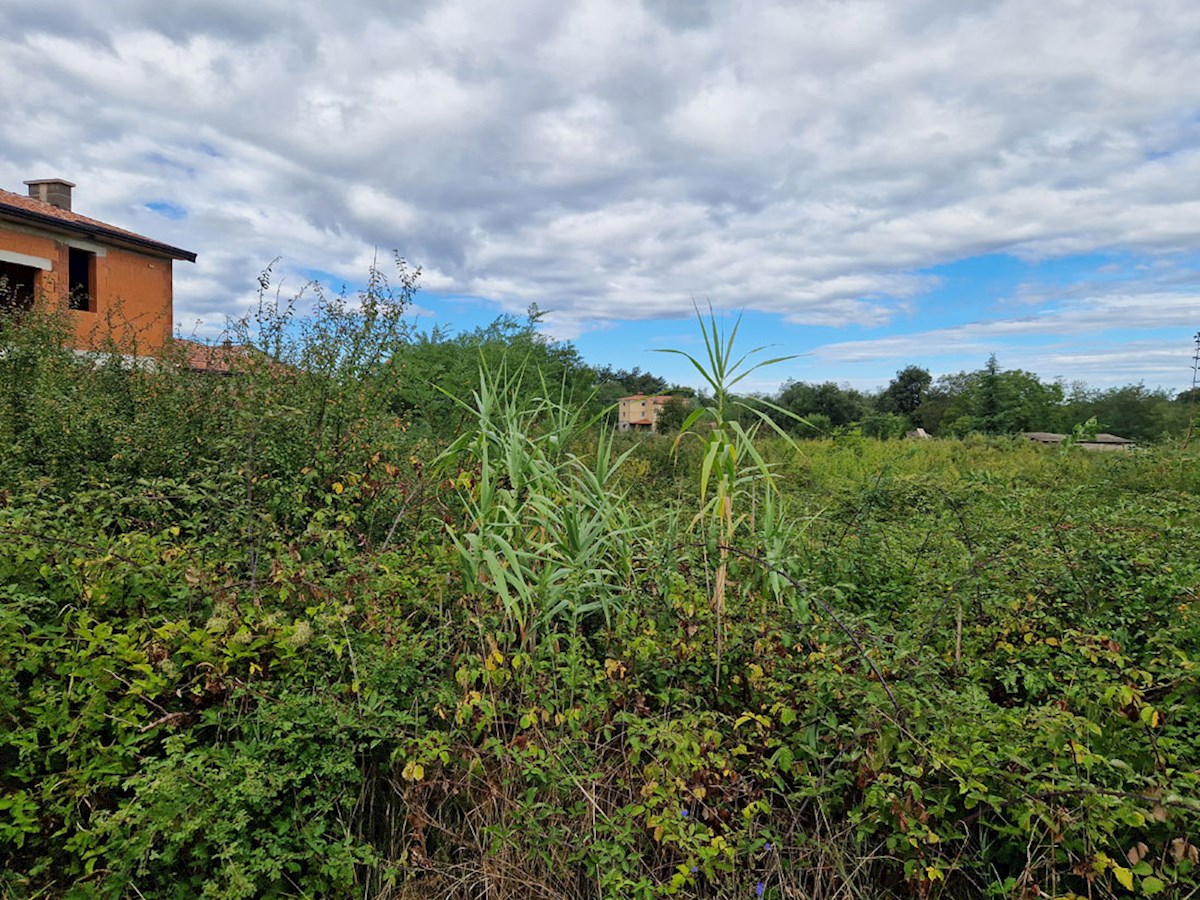 Z-658, Terreno edificabile – Vicinanze di Višnjan, 616 m²