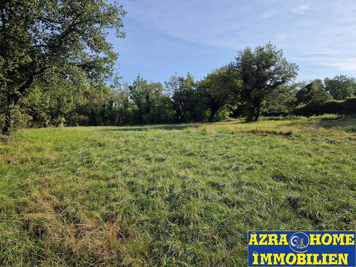 Terreno edificabile con allacciamento dell’acqua in vendita a Rapavel, 1123 m² (Z-664)