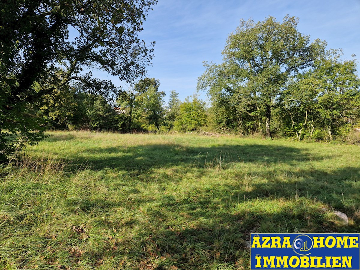 Terreno edificabile con allacciamento dell’acqua in vendita a Rapavel, 1123 m² (Z-664)