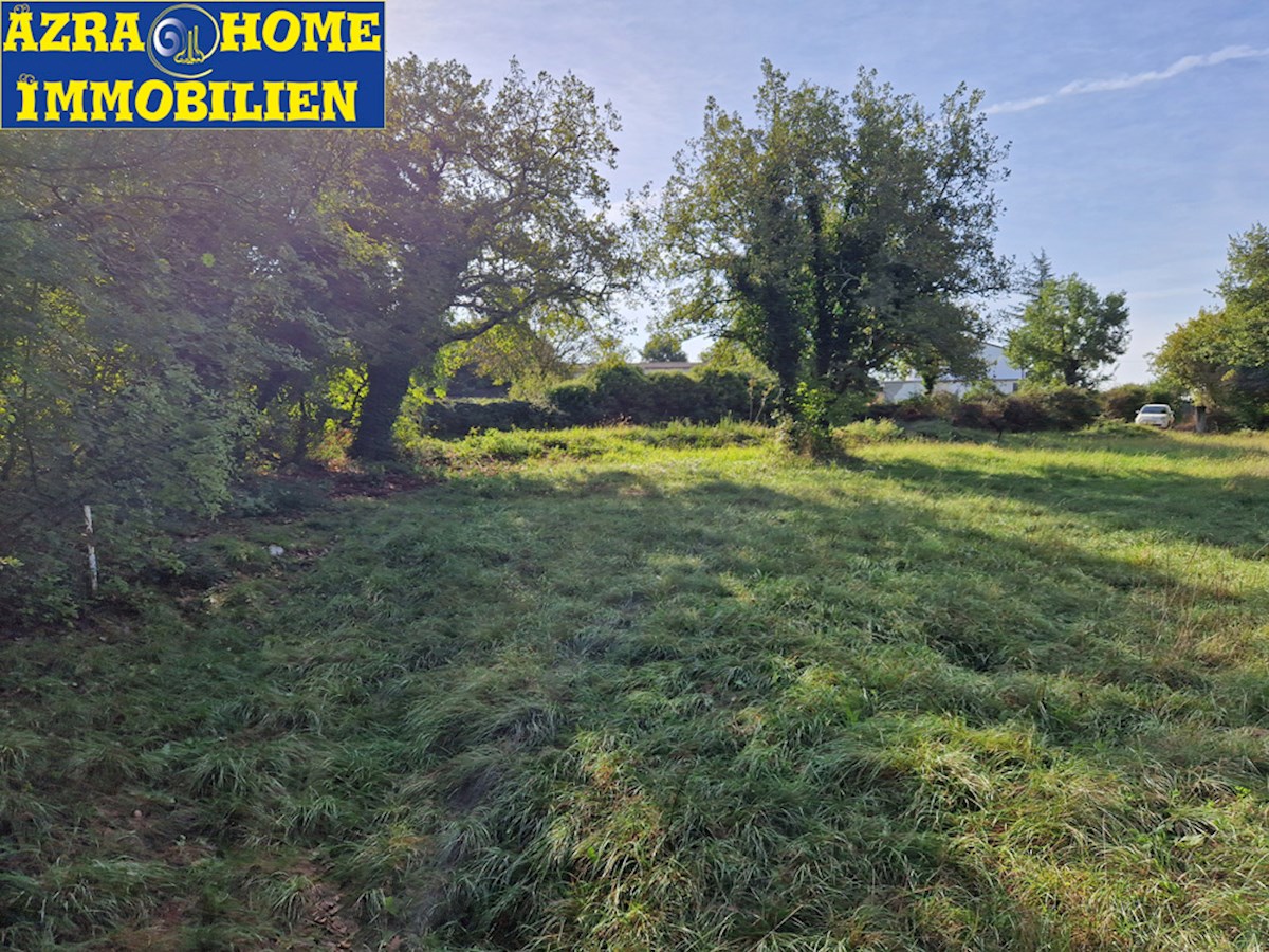 Terreno edificabile con allacciamento dell’acqua in vendita a Rapavel, 1123 m² (Z-664)