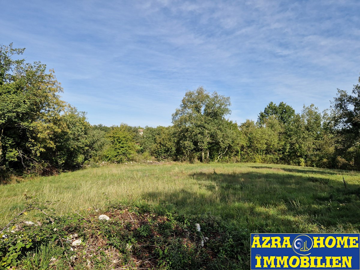 Terreno edificabile con allacciamento dell’acqua in vendita a Rapavel, 1123 m² (Z-664)