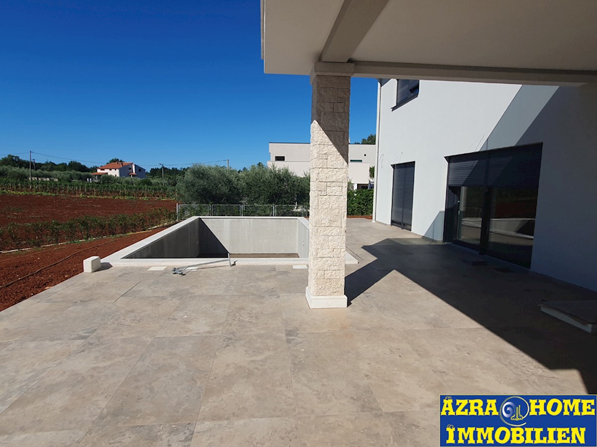 Vendita, Villa, Parenzo, nuova costruzione, 219 m², piscina 32 m², terreno 1032 m² (KOP-747)
