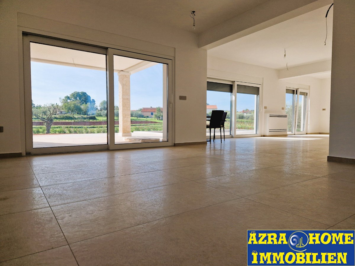 Vendita, Villa, Parenzo, nuova costruzione, 219 m², piscina 32 m², terreno 1032 m² (KOP-747)