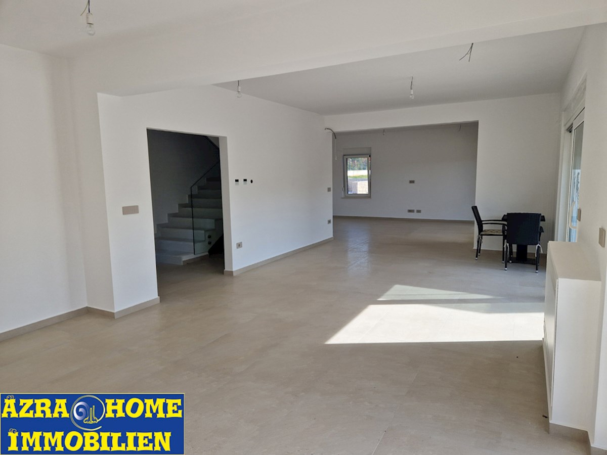 Vendita, Villa, Parenzo, nuova costruzione, 219 m², piscina 32 m², terreno 1032 m² (KOP-747)