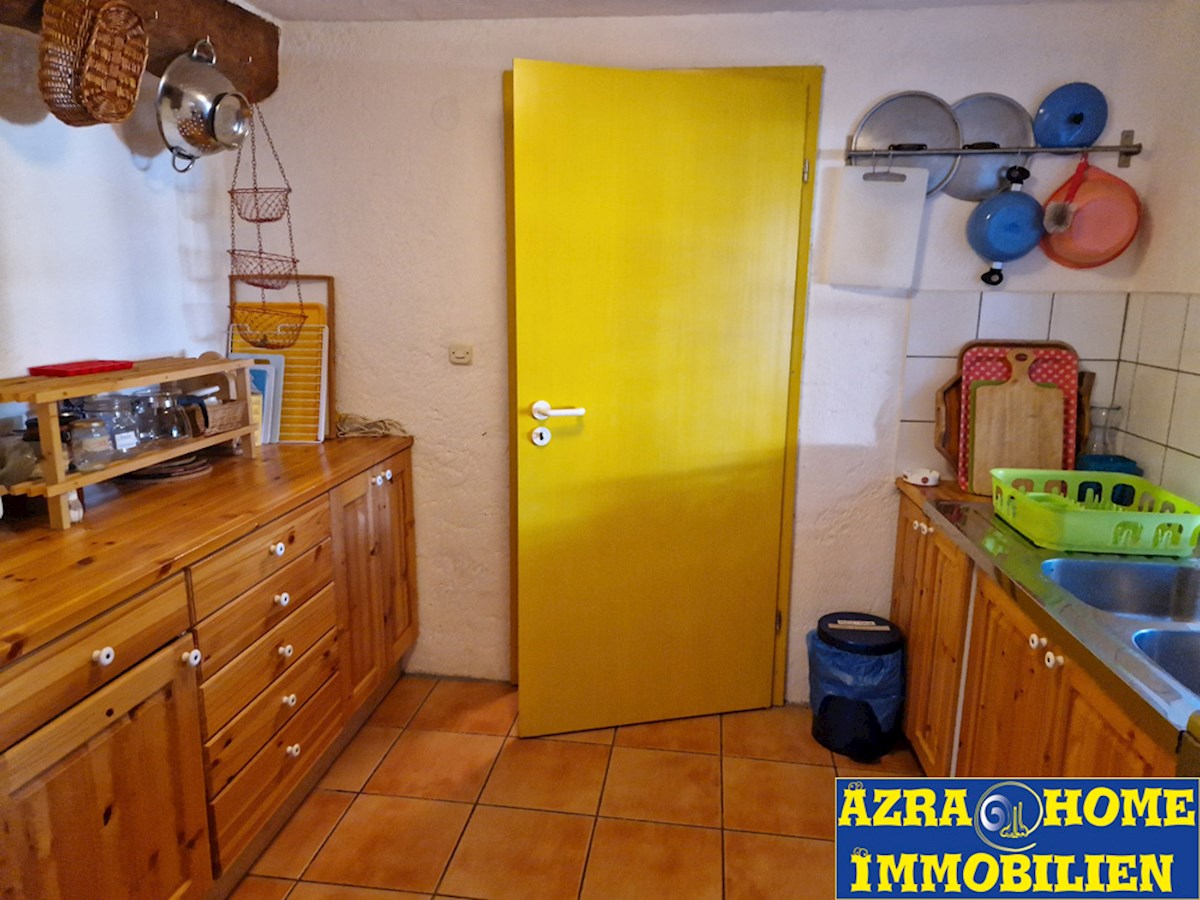 In vendita: Casa istriana in pietra a schiera, 105 m², su un terreno di 519 m², nei dintorni di Parenzo (7 km) – KOP-777