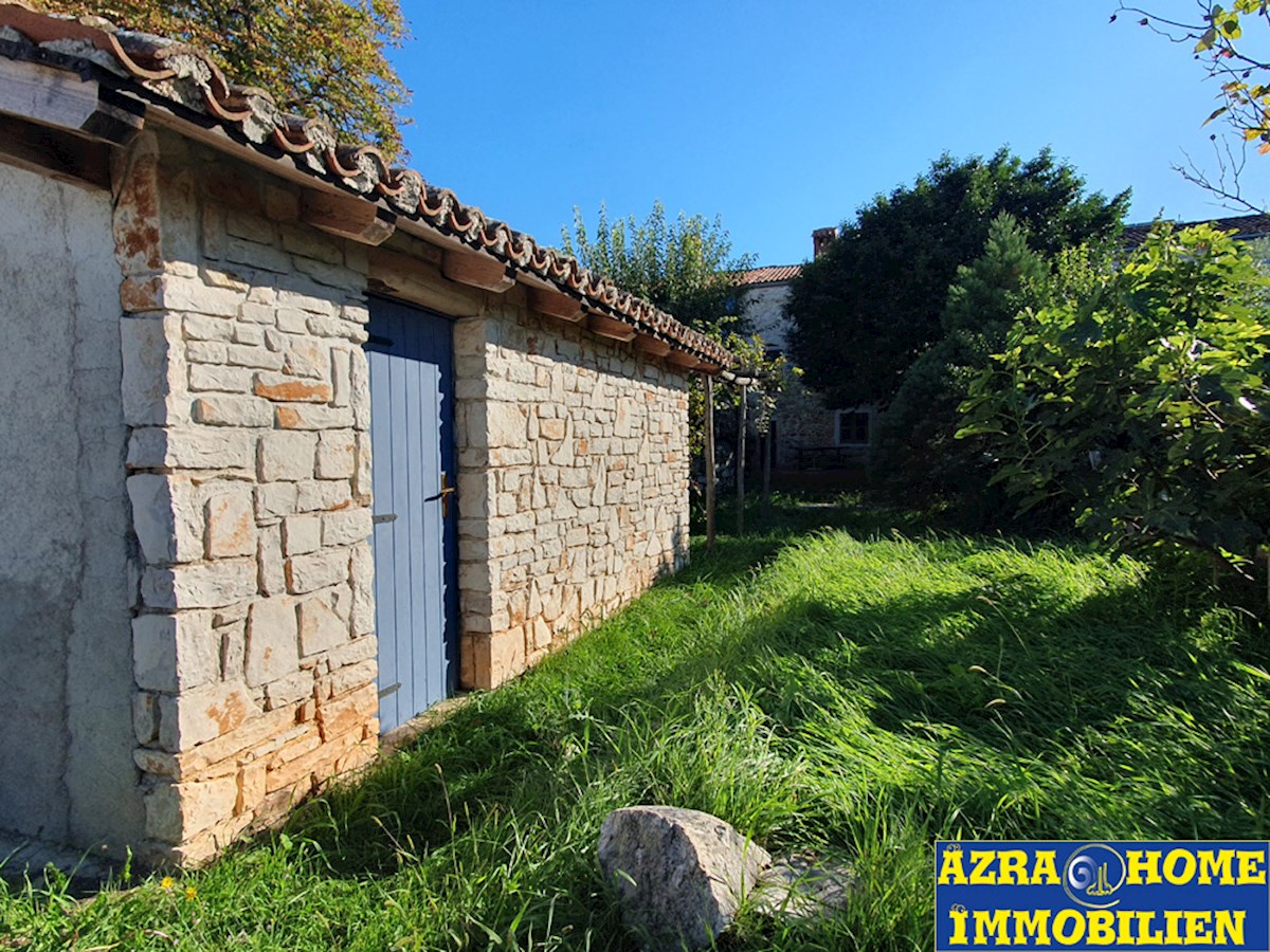 In vendita: Casa istriana in pietra a schiera, 105 m², su un terreno di 519 m², nei dintorni di Parenzo (7 km) – KOP-777