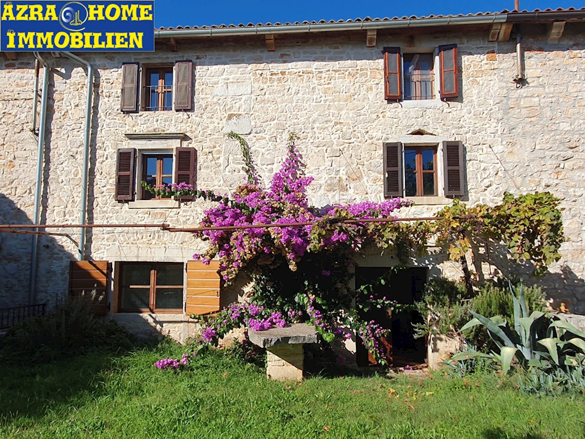 In vendita: Casa istriana in pietra a schiera, 105 m², su un terreno di 519 m², nei dintorni di Parenzo (7 km) – KOP-777