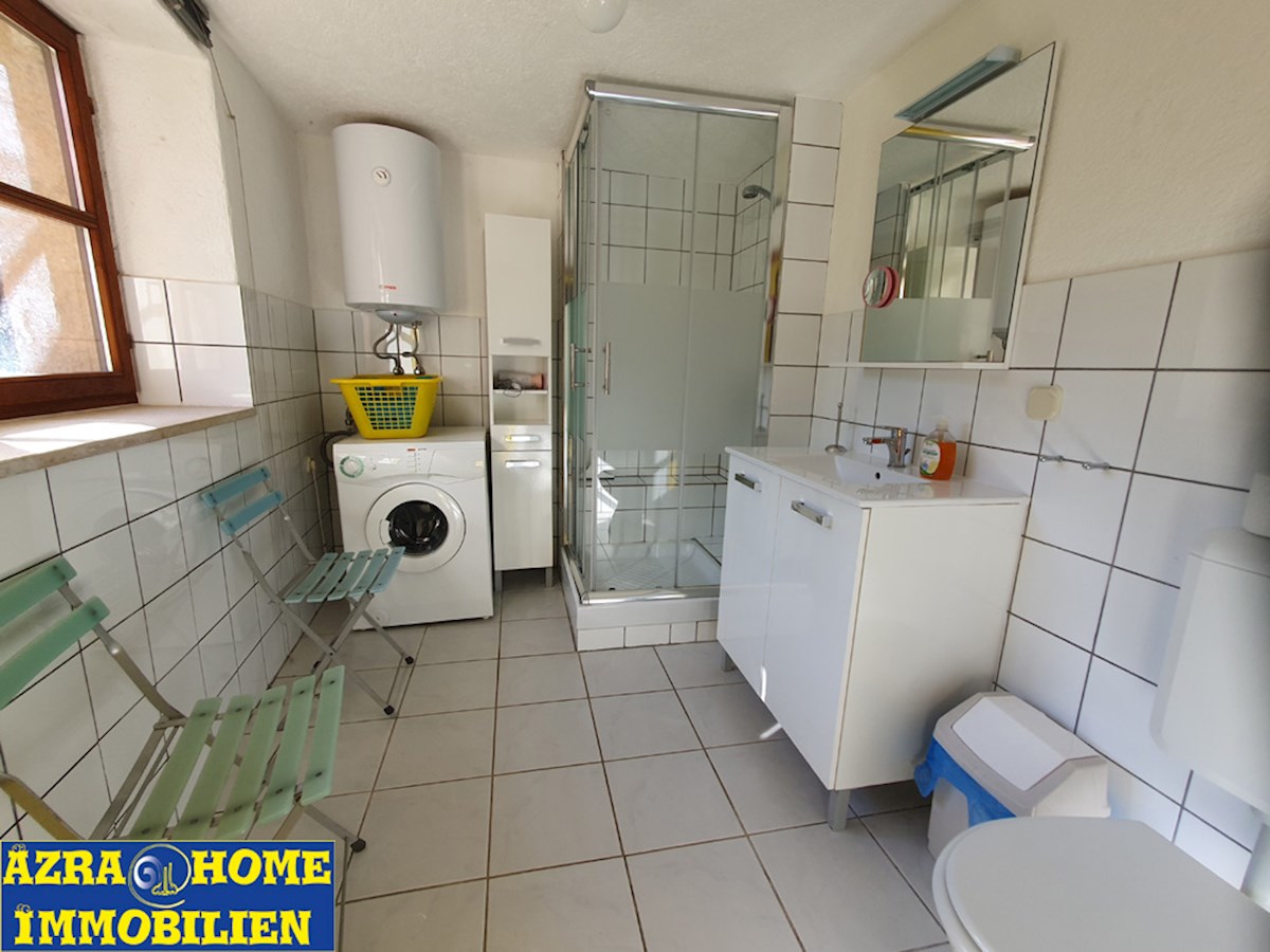 In vendita: Casa istriana in pietra a schiera, 105 m², su un terreno di 519 m², nei dintorni di Parenzo (7 km) – KOP-777