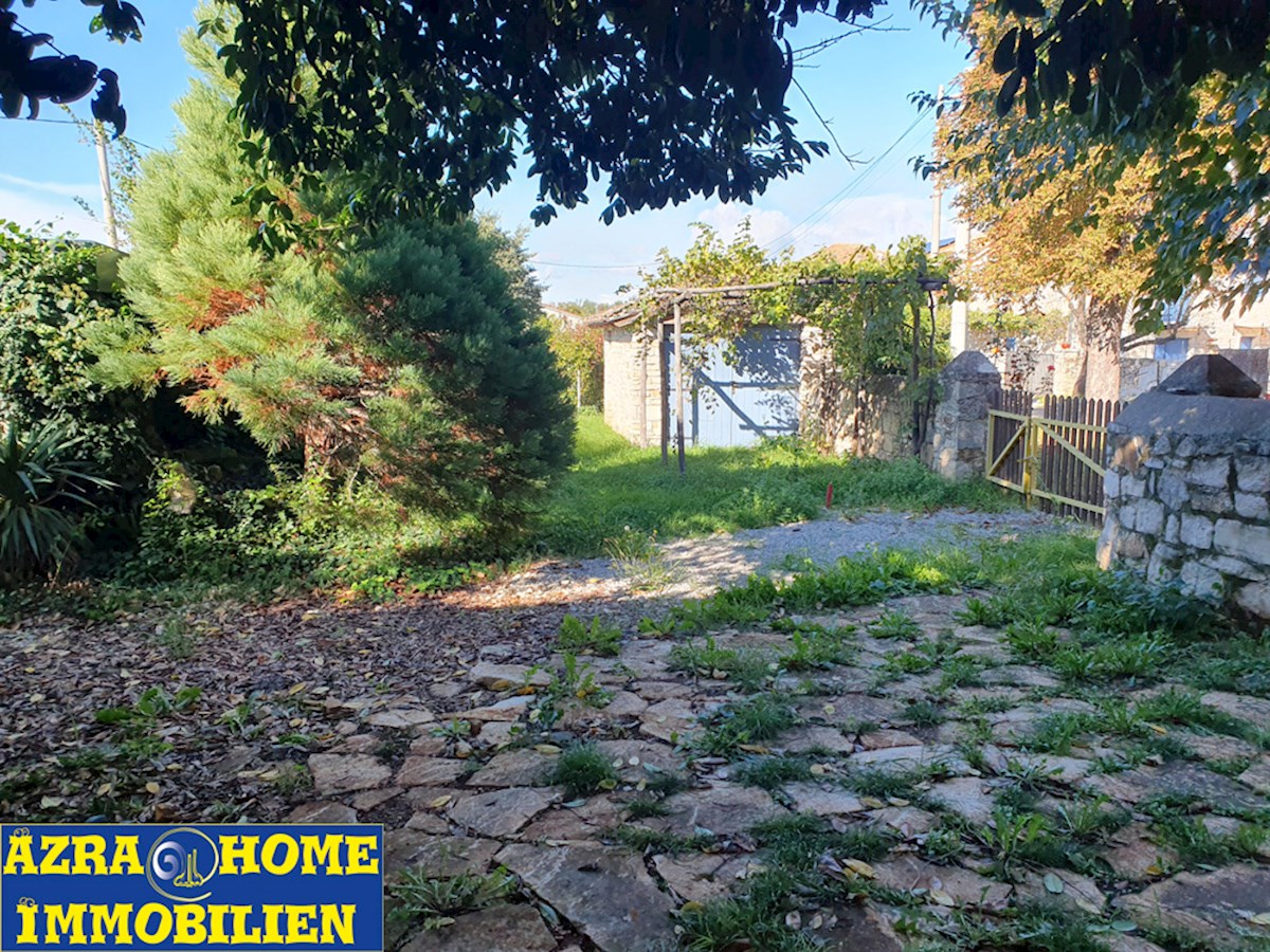 In vendita: Casa istriana in pietra a schiera, 105 m², su un terreno di 519 m², nei dintorni di Parenzo (7 km) – KOP-777