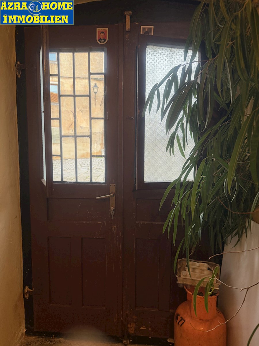 SVETI LOVREČ, appartamento su due livelli 105 m2 (piano terra e primo piano), nel centro, nucleo storico ( SO-374 )