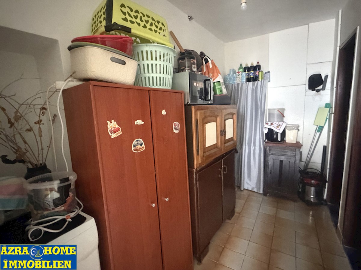 SVETI LOVREČ, appartamento su due livelli 105 m2 (piano terra e primo piano), nel centro, nucleo storico ( SO-374 )