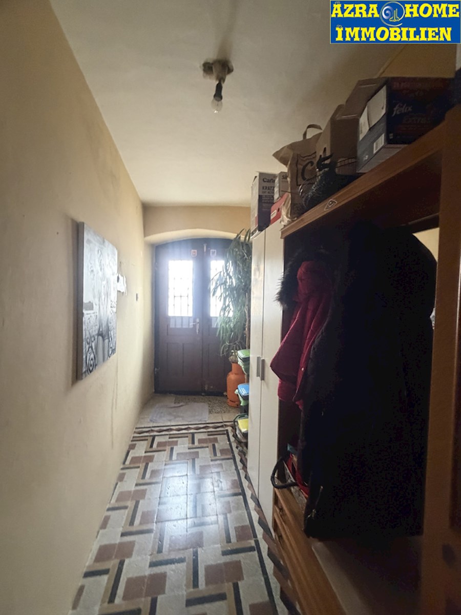 SVETI LOVREČ, appartamento su due livelli 105 m2 (piano terra e primo piano), nel centro, nucleo storico ( SO-374 )