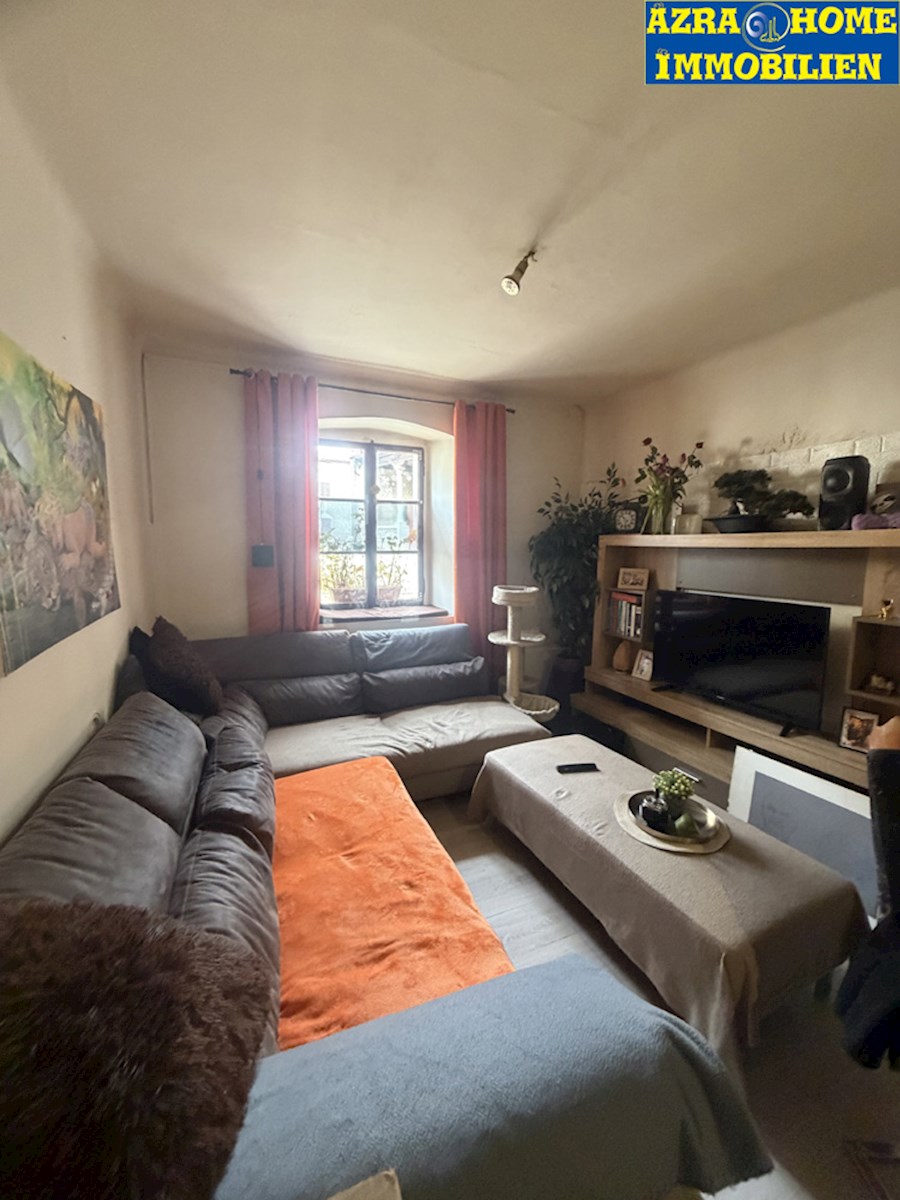 SVETI LOVREČ, appartamento su due livelli 105 m2 (piano terra e primo piano), nel centro, nucleo storico ( SO-374 )