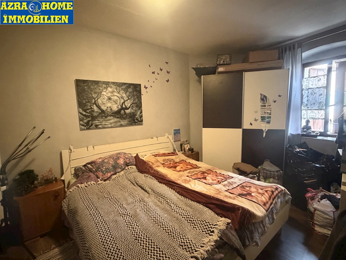 SVETI LOVREČ, appartamento su due livelli 105 m2 (piano terra e primo piano), nel centro, nucleo storico ( SO-374 )