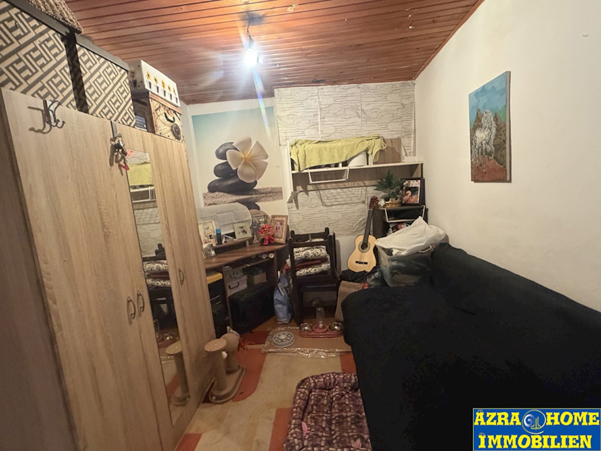 SVETI LOVREČ, appartamento su due livelli 105 m2 (piano terra e primo piano), nel centro, nucleo storico ( SO-374 )