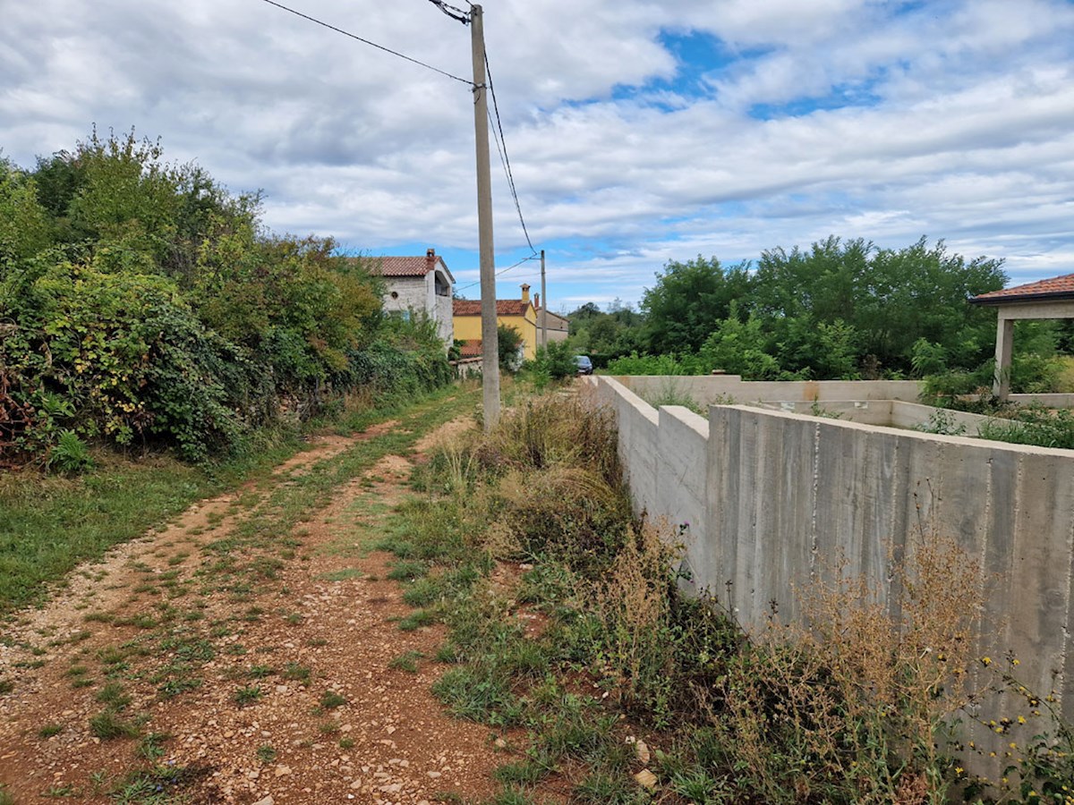 Z-659, Terreno edificabile – Vicinanze di Višnjan, 582 m²