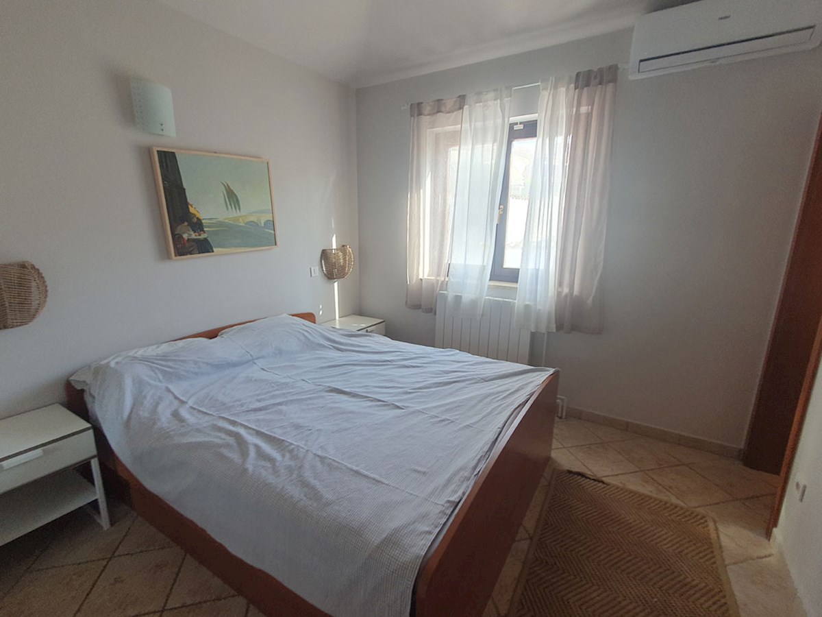 In vendita, casa al piano terra con tre camere da letto e piscina nei dintorni di Parenzo, KOP-767