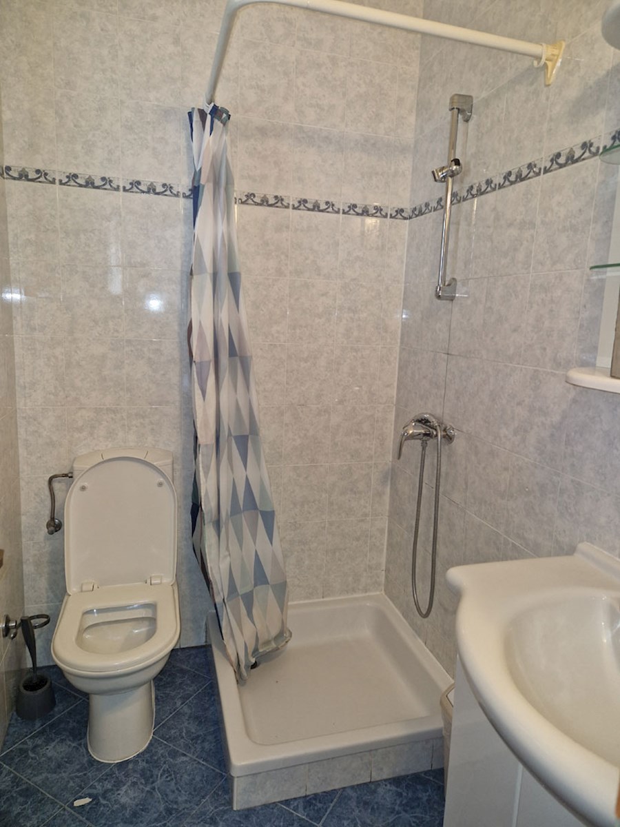 In vendita, casa al piano terra con tre camere da letto e piscina nei dintorni di Parenzo, KOP-767