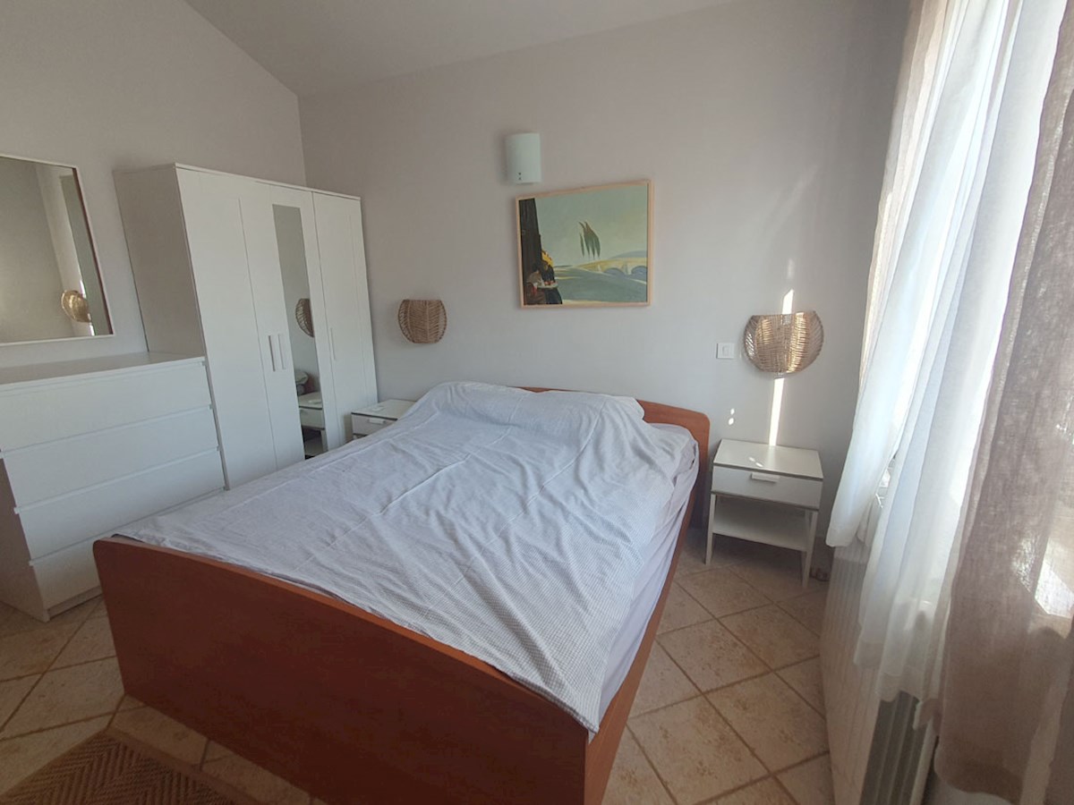 In vendita, casa al piano terra con tre camere da letto e piscina nei dintorni di Parenzo, KOP-767