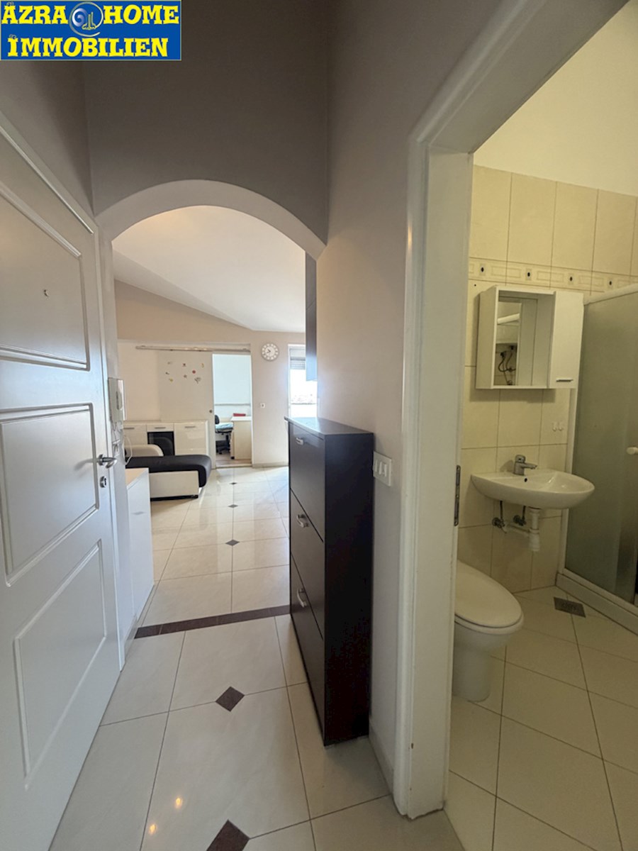 Vendita appartamento, Poreč, Kukci, 4 km dal mare, 45,28 m2 + 2,63 m2 (SO-373)