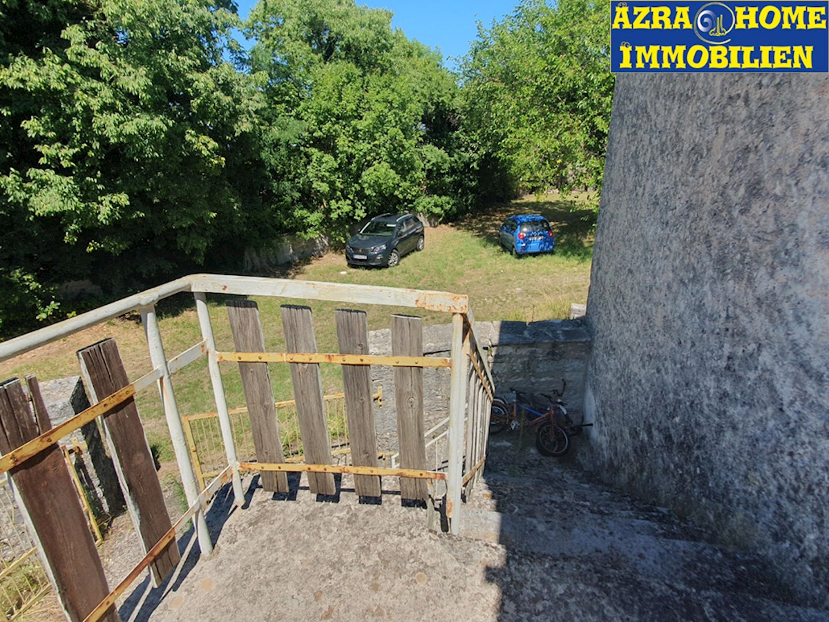 In vendita: Autentiche case in pietra istriane, 360 m² di superficie abitabile con 3866 m² di terreno edificabile, a soli 5 km da Žminj (KRZ-001)