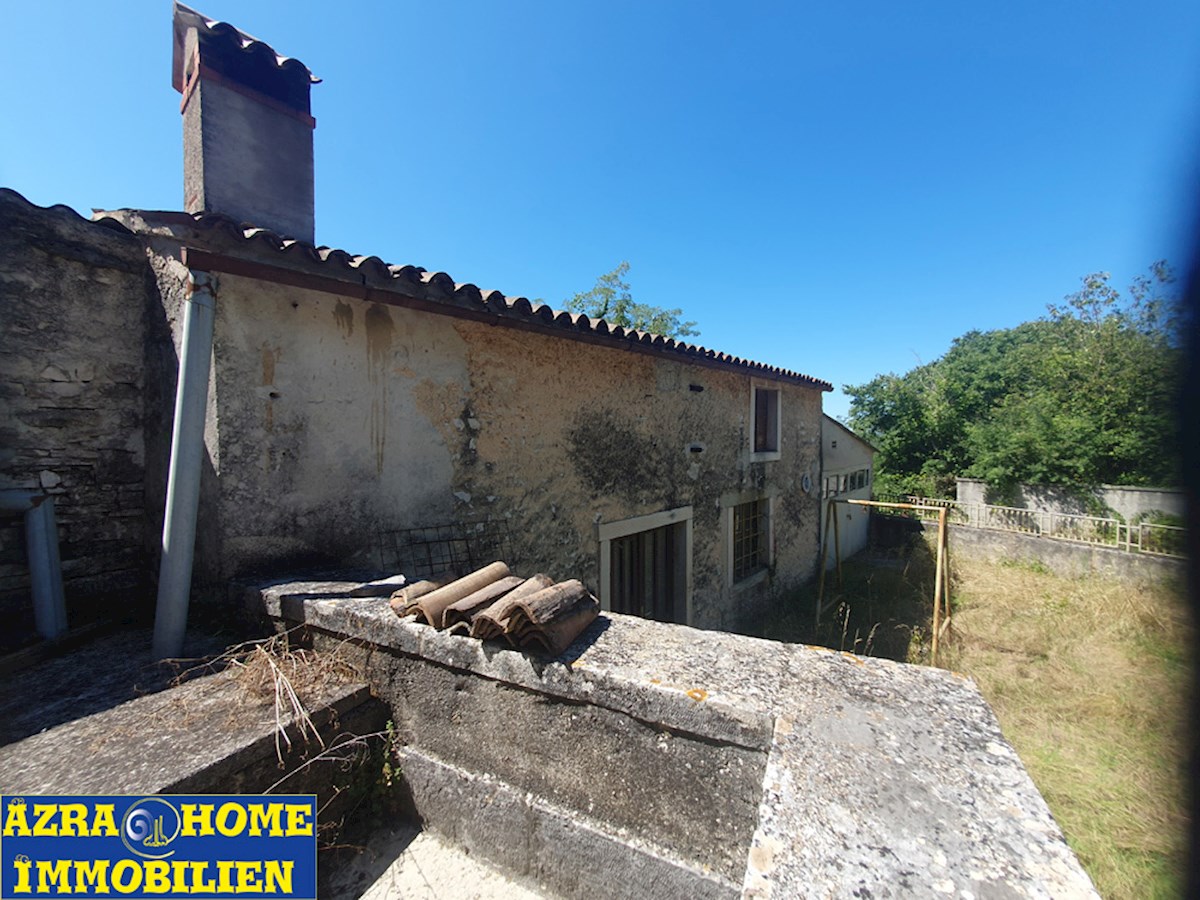 In vendita: Autentiche case in pietra istriane, 360 m² di superficie abitabile con 3866 m² di terreno edificabile, a soli 5 km da Žminj (KRZ-001)