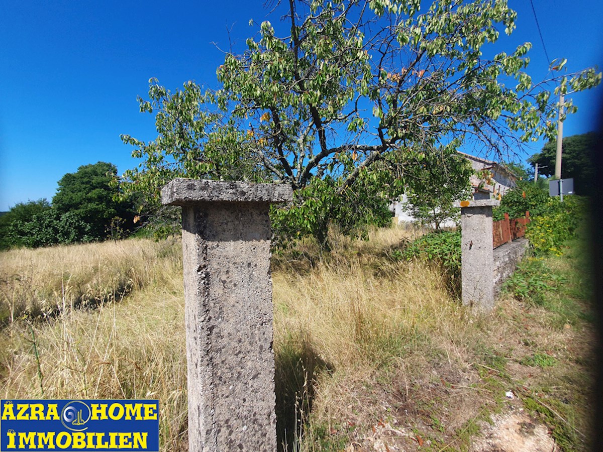 In vendita: Autentiche case in pietra istriane, 360 m² di superficie abitabile con 3866 m² di terreno edificabile, a soli 5 km da Žminj (KRZ-001)