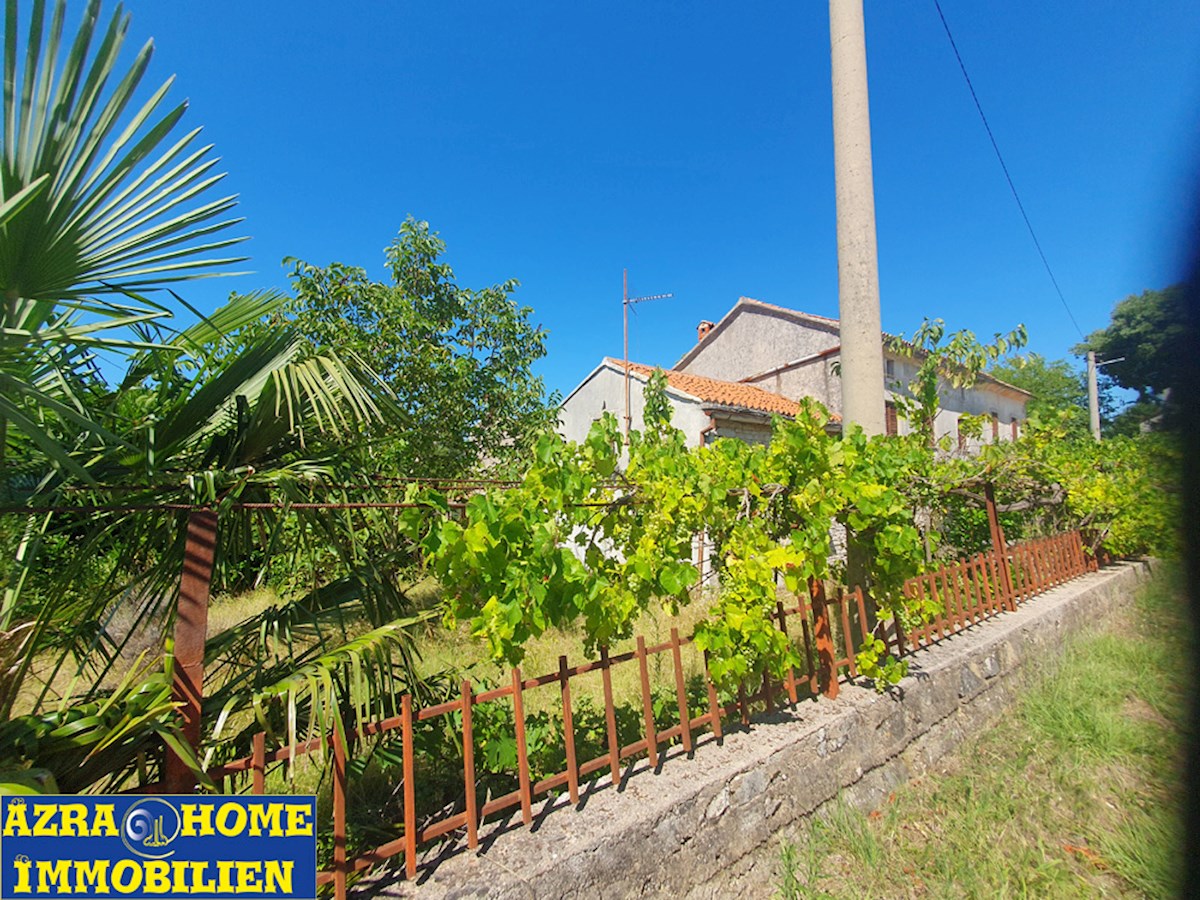 In vendita: Autentiche case in pietra istriane, 360 m² di superficie abitabile con 3866 m² di terreno edificabile, a soli 5 km da Žminj (KRZ-001)